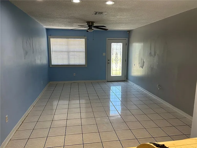 725 Oakwood Dr — Photo 31