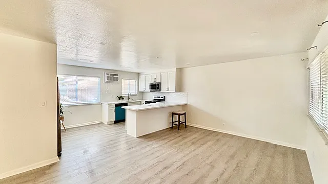 1733 Lacassie Ave #2 — Photo 3