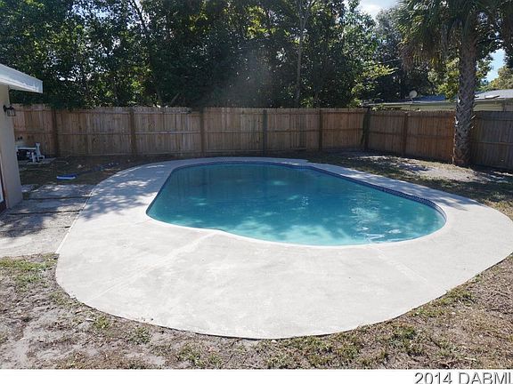 3rd image of 1741 Montgomery Dr