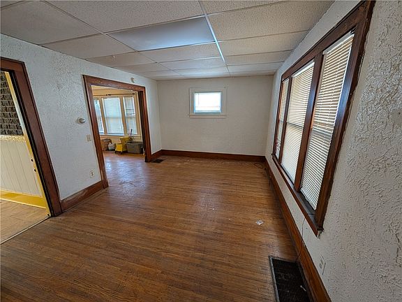 3rd image of 625 Wilkins St