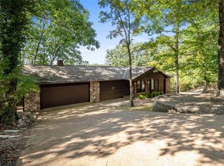 1549 Wolf Trail Rd, Ballwin, MO 63021
