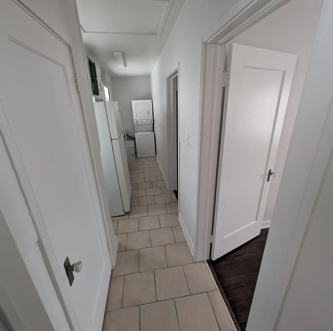 1 bed, 1.0 bath, 4352 sqft, $1,050 — Photo 4