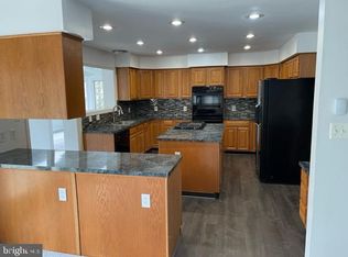 19018 Cattail Ln, Poolesville, MD 20837