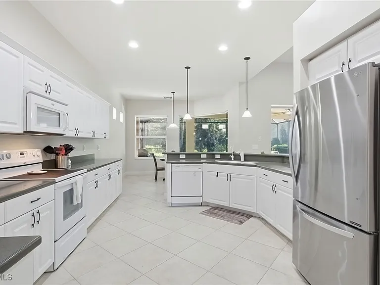 11225 Lithgow Ln — Photo 10