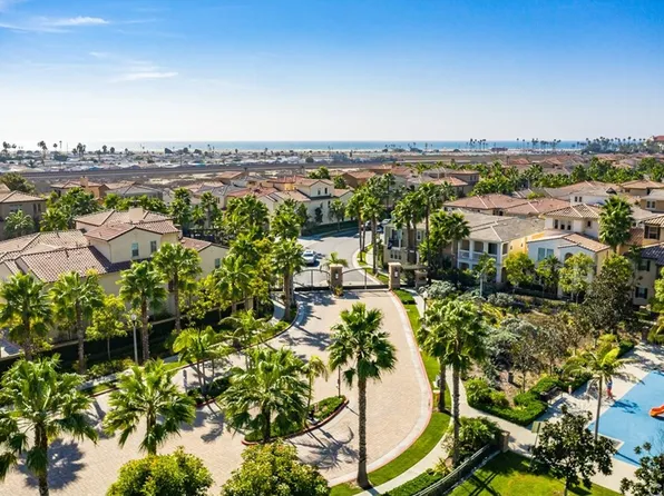 8200 Noelle Dr, Huntington Beach, CA 92646