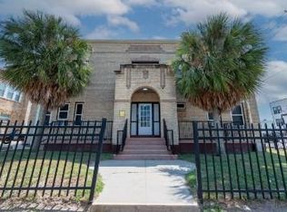 725 Broadway St #12, Galveston, TX 77550