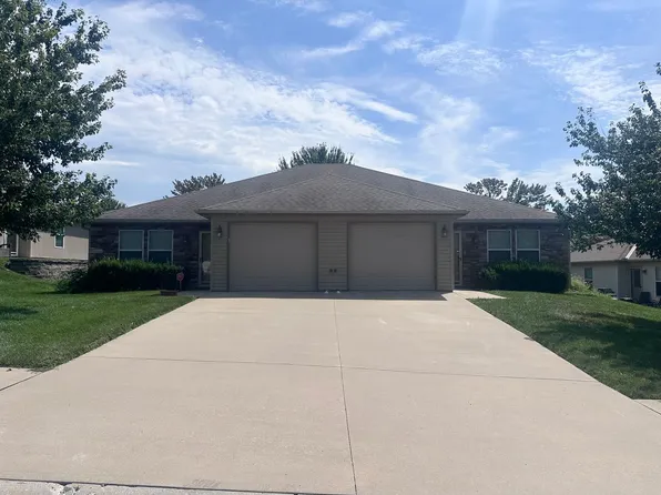 108 SE Rose Garden Ln, Blue Springs, MO 64064