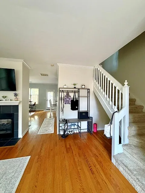 3 bed, 2.5 bath, 1496 sqft, $2,950 — Photo 3