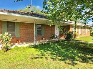 1018 Fm 713, Lockhart, TX 78644