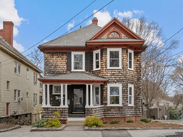 25 11th Ave, Haverhill, MA 01830