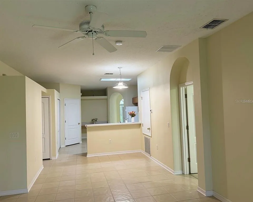 4 bed, 2.0 bath, 1705 sqft, $2,450 — Photo 4