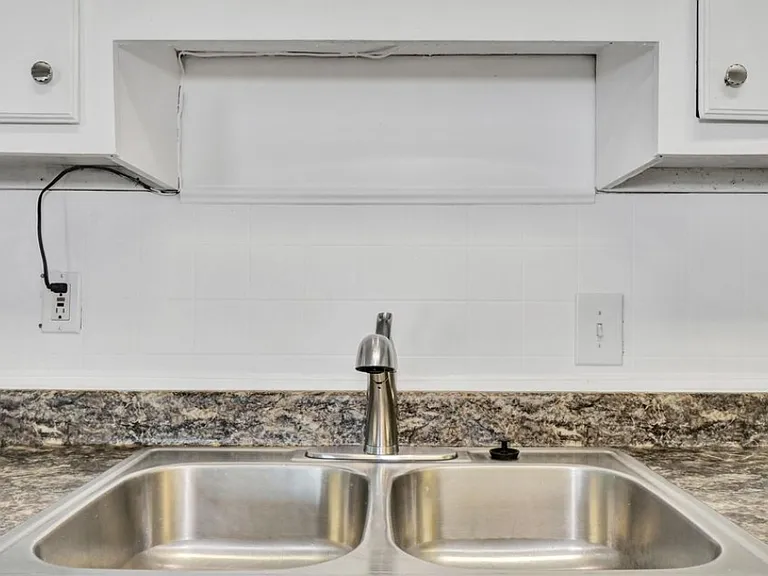 1404 Linval St — Photo 11