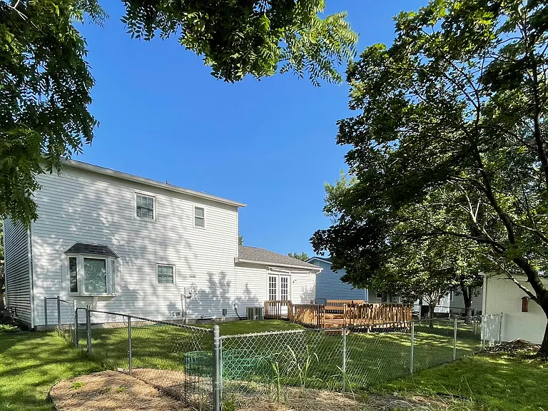 645 Governors St — Photo 3