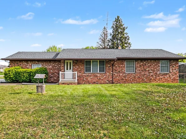 4497 Sunnymead Ave, Burton, MI 48519