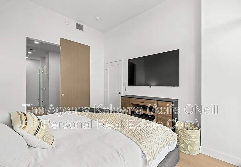 3389 Lakeshore Rd #603 — Photo 6