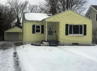 405 Woodside Ln, Bay City, MI 48708