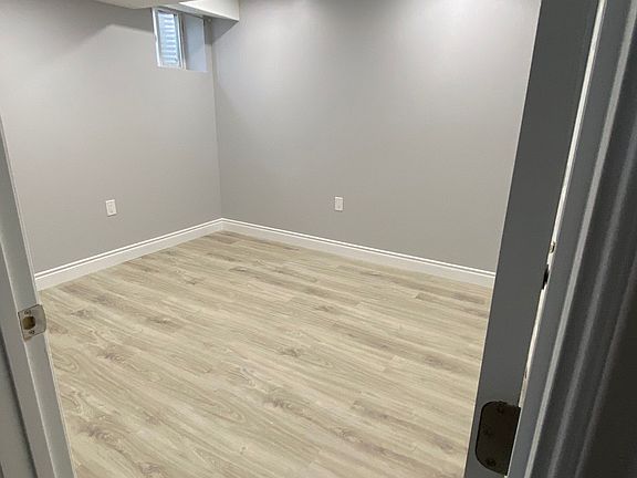 4th image of 25 Traymore St