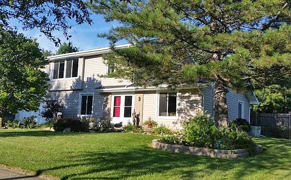 2nd image of 728 Champagne Ave