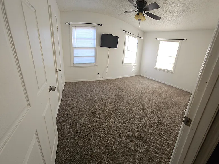 1219 Harris St — Photo 13