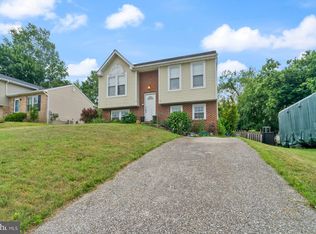 8 Reaverton Ave, Taneytown, MD 21787