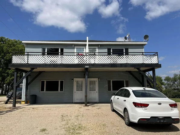 7959 1st St, Peosta, IA 52068