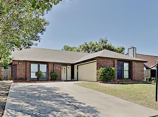 2129 Crestmeadow St, Denton, TX 76207