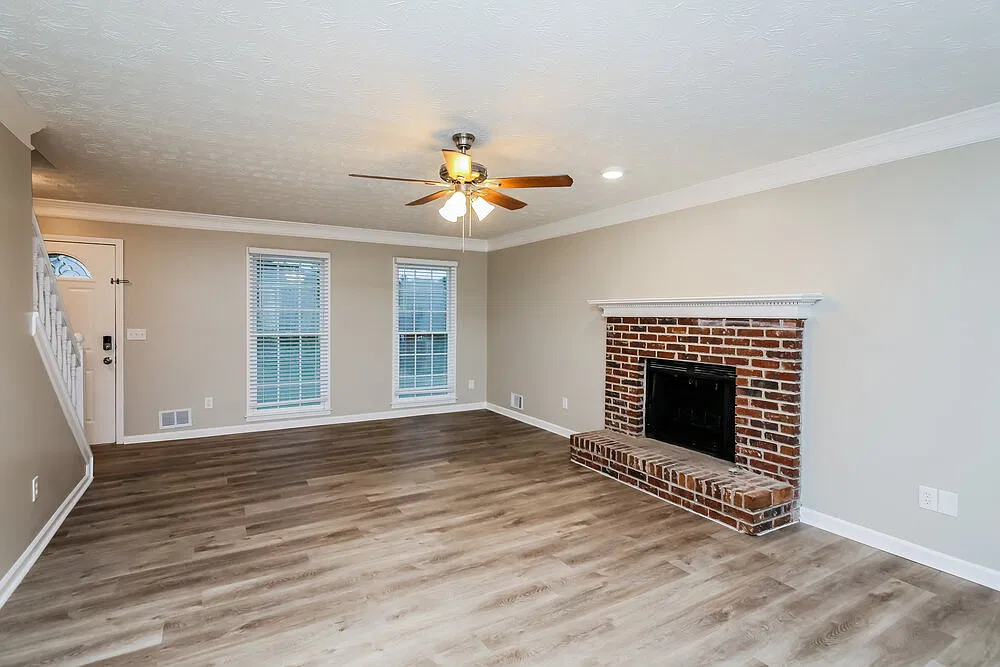3 bed, 2.5 bath, 1600 sqft, $3,140 — Photo 4