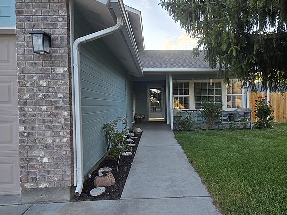 2nd image of 2140 E Chateau Dr