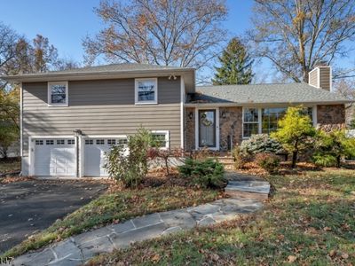 22 Broadlawn Dr, Livingston, NJ, 07039