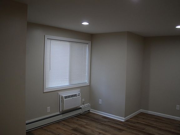 3rd image of 5247 Harold Dr #13