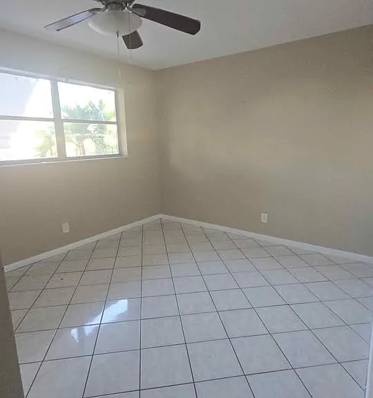 4061 NW 9th Ave #106 — Photo 3