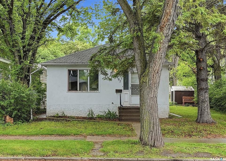 1st image of 807 29th STREET W