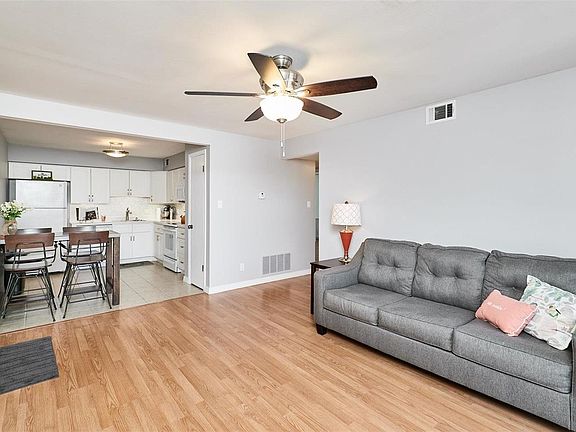 3rd image of 1255 Creve Coeur Crossing Ln APT H