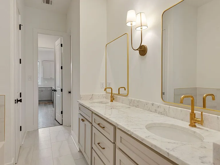 805 Broyles St #101 — Photo 7