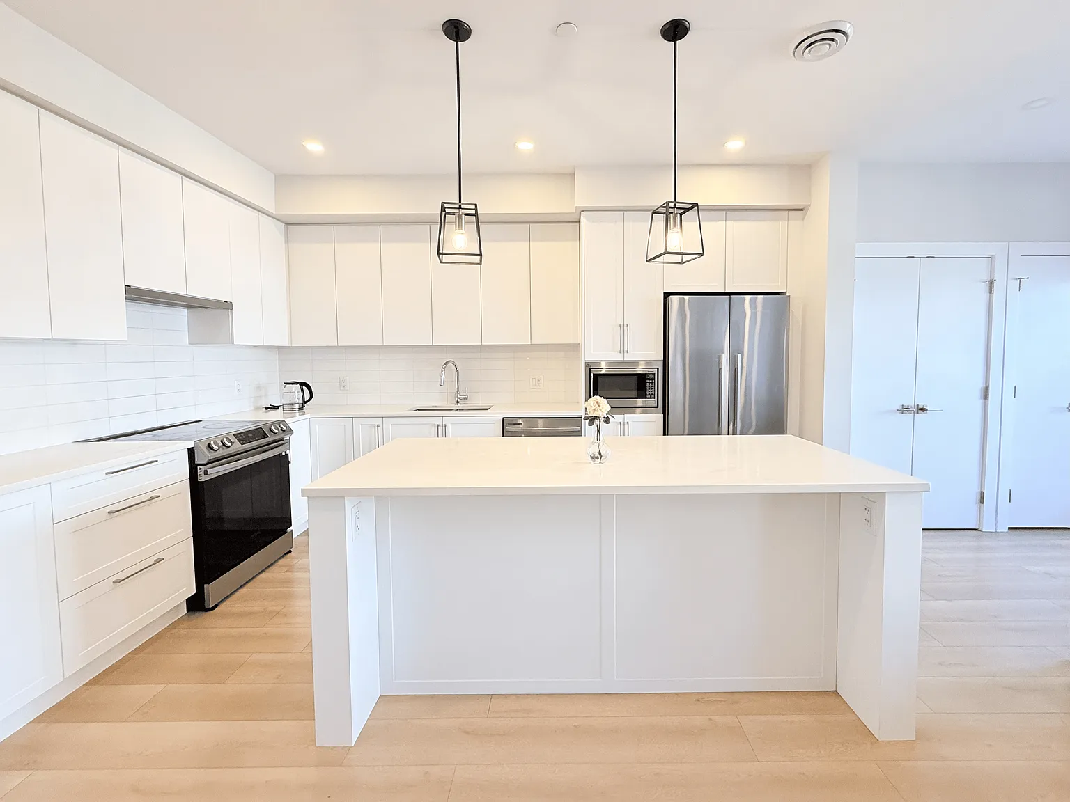 3 bed, 2000 sqft, $1,150 — Photo 2