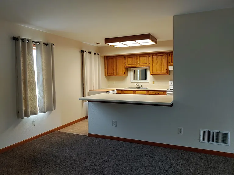 933 Partridge Ln #933 — Photo 2