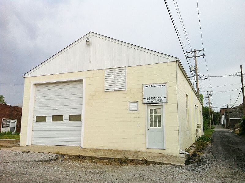 2nd image of 305 Summer Ave