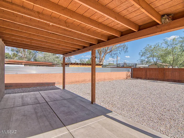 3304 E Elida St — Photo 7
