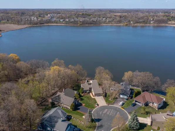 2609 Grove Ln, Mound, MN 55364
