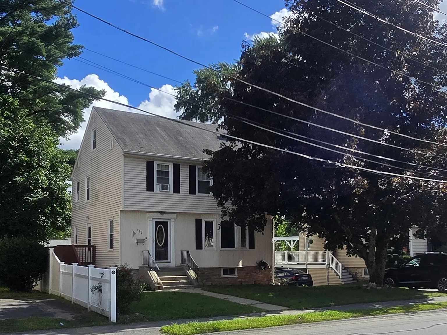 3 bed, 1.5 bath, 2518 sqft, $3,500 — Photo 1