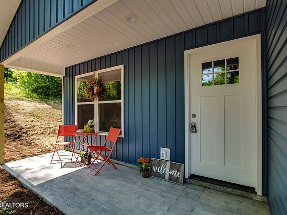 3rd image of 138 Oak Hill Dr