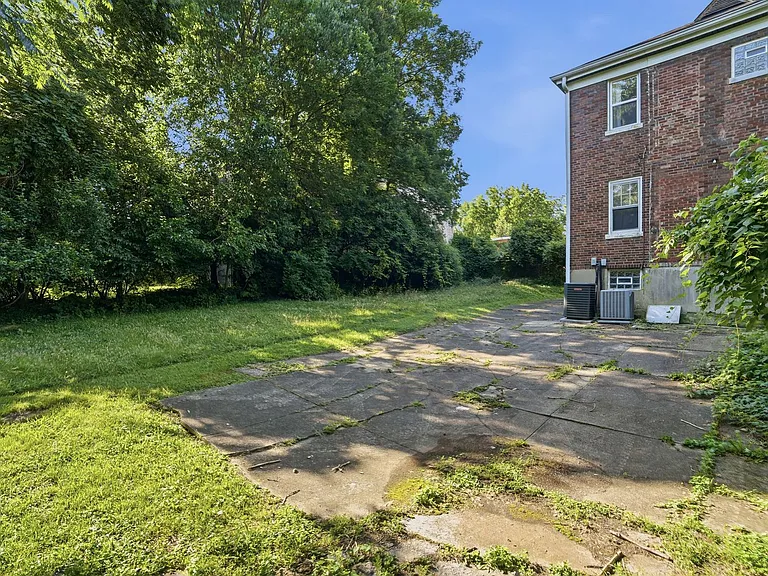 682 Greenwood Ave — Photo 31