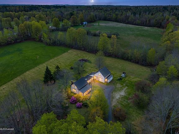3rd image of 402 Webb Ridge Road