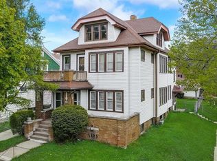 1500 N 49th St #1502, Milwaukee, WI 53208