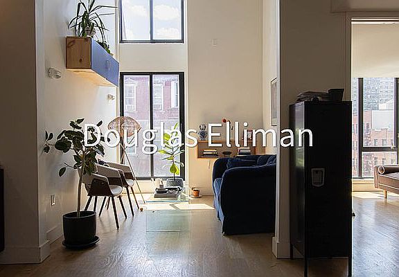 3rd image of 153 Manhattan Ave #4G