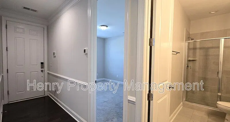 4 bed, 3.5 bath, 2465 sqft, $2,595 — Photo 4