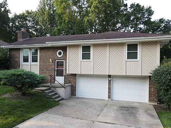 2nd image of 504 NW Manor Dr