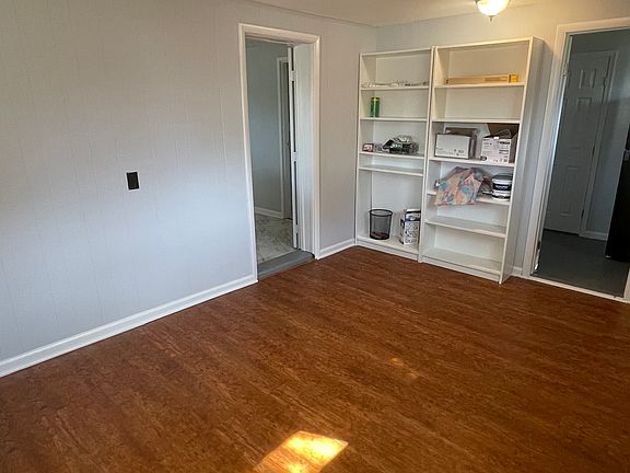 5th image of 906 Prestwood Rd