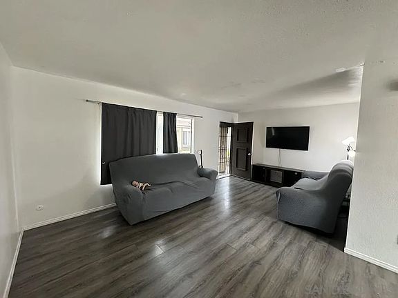 4th image of 807 S Mollison Ave Unit 26