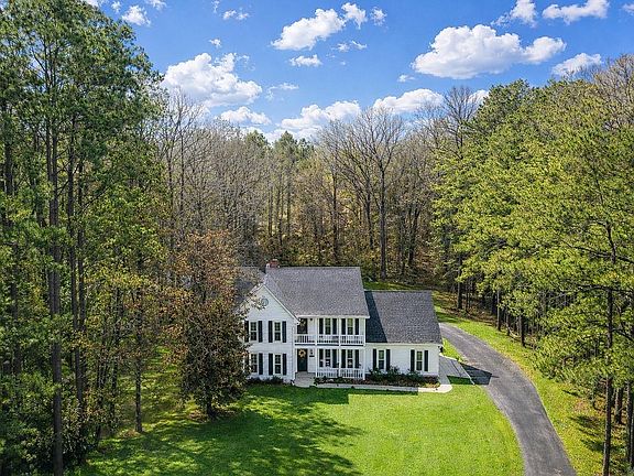 3rd image of 2204 Meadow Pond Trl